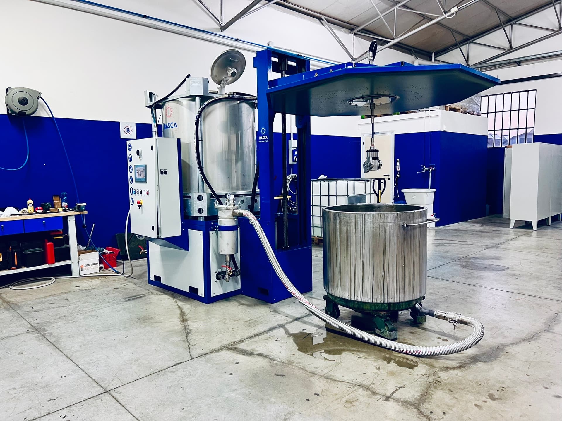Image of BascaLC - Tank, IBC & Drum Cleaner